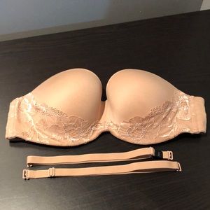 Victoria’s Secret strapless bra